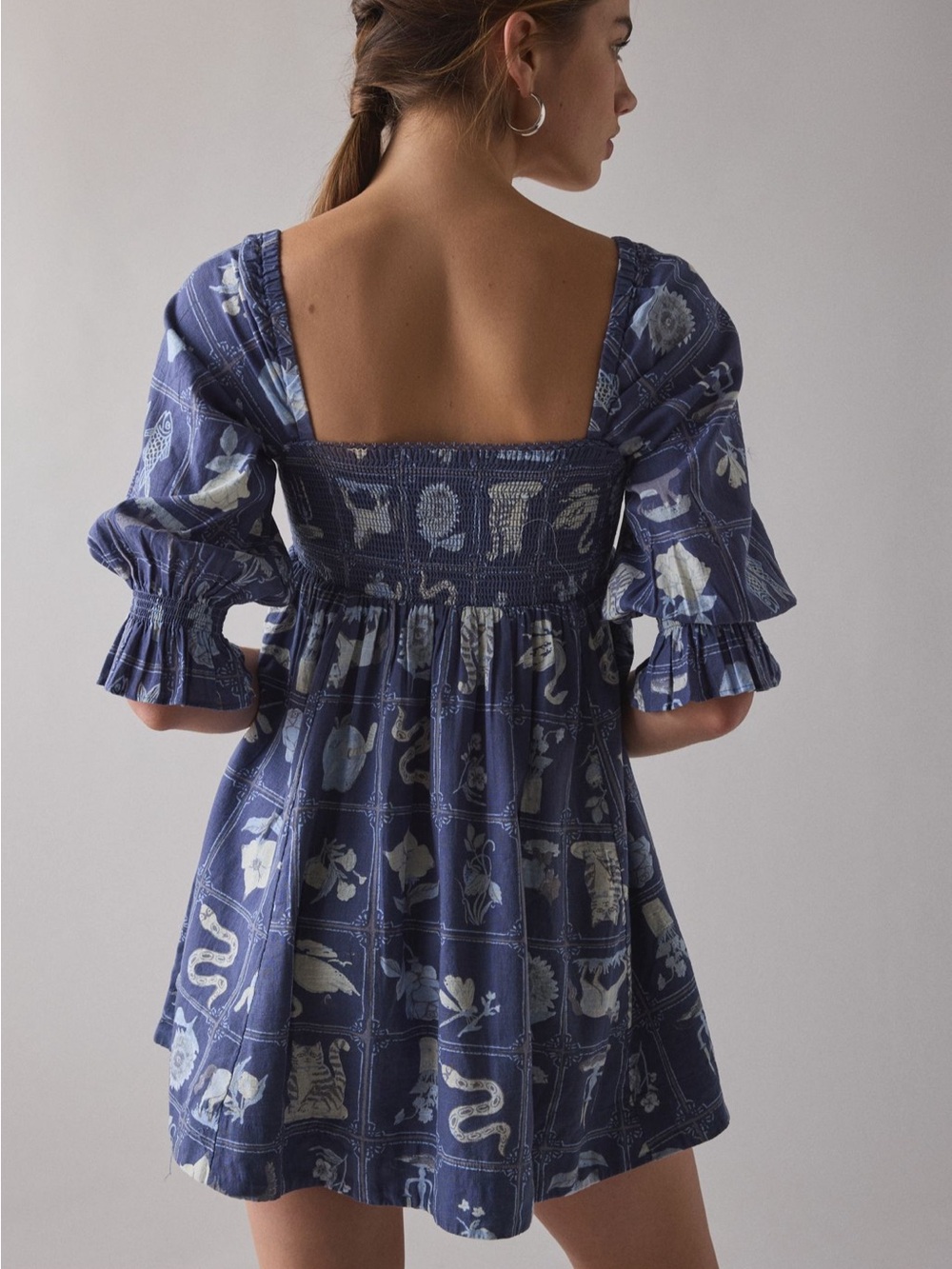 🦋 Women’s Kimchi Blue Cute as a Button Puff Sleve Babydoll Mini Dress 🦋 - Picture 3 of 9